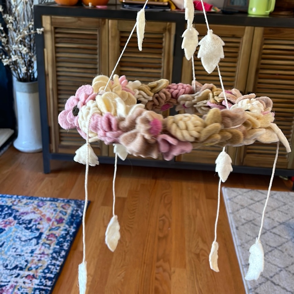 Felt floral baby Mobile for baby nursery.